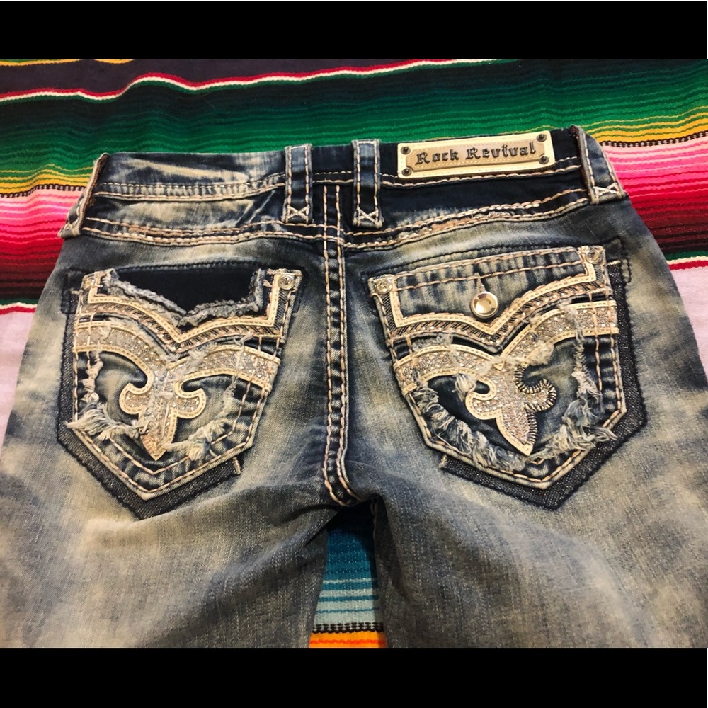 Rock revival straight leg jeans